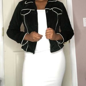 the dress is a size 6 the jacket is a size 8